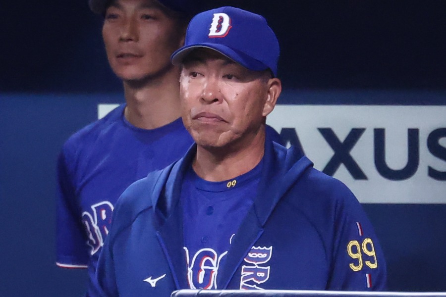 中日・井上一樹監督【写真：加治屋友輝】