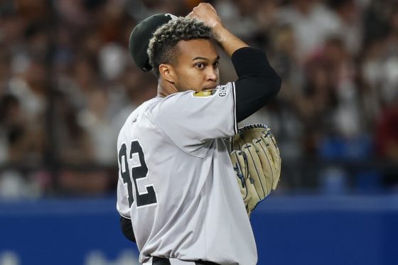 巨人痛恨のサヨナラ負け　守護神ライデルが乱調で4連勝逃す…長岡の劇打に神宮大歓声