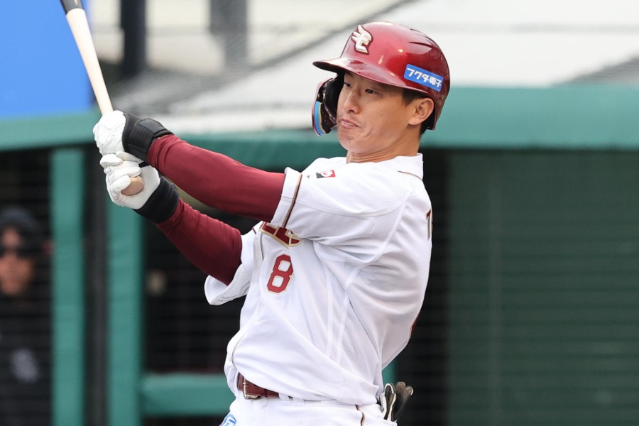 楽天・辰己涼介【写真：栗木一考】