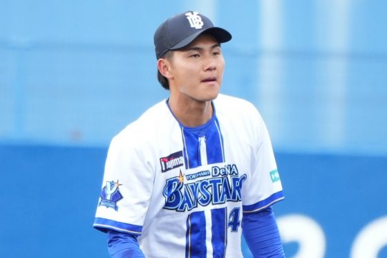 カメラマン席ダイブ…ドラ5の超美技が「うめーな」　高まる“待望論”「上で見たい」