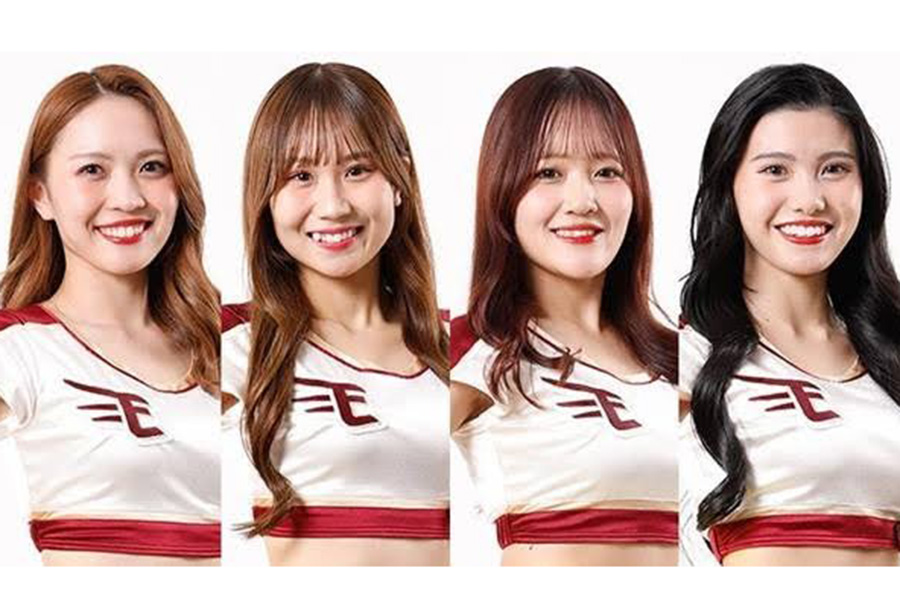 東北ゴールデンエンジェルスのKAOさん、NANAKAさん、HARUKAさん、HARUさん（左から）【写真提供：Rakuten Eagles】