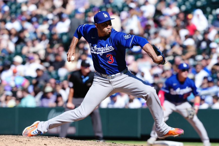 ロッキーズ戦に6番手で登板したドジャースのエドウィン・ディアス【写真：黒澤崇】