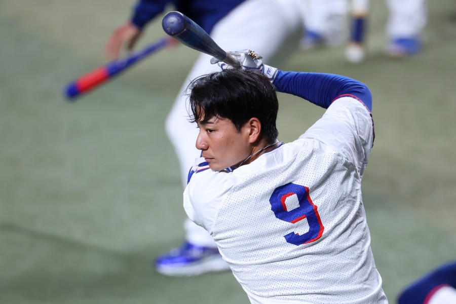 中日・石伊雄太【写真：加治屋友輝】