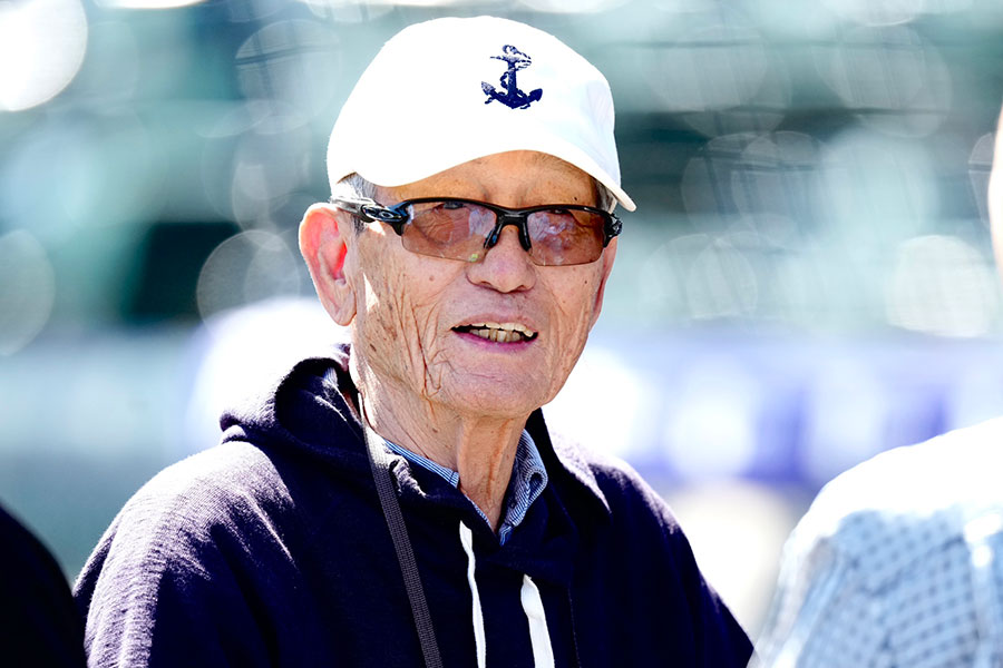 ロッキーズの本拠地クアーズフィールドを訪問した権藤博氏【写真：黒澤崇】