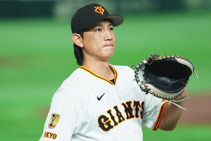 巨人・小林誠司【写真：小林靖】