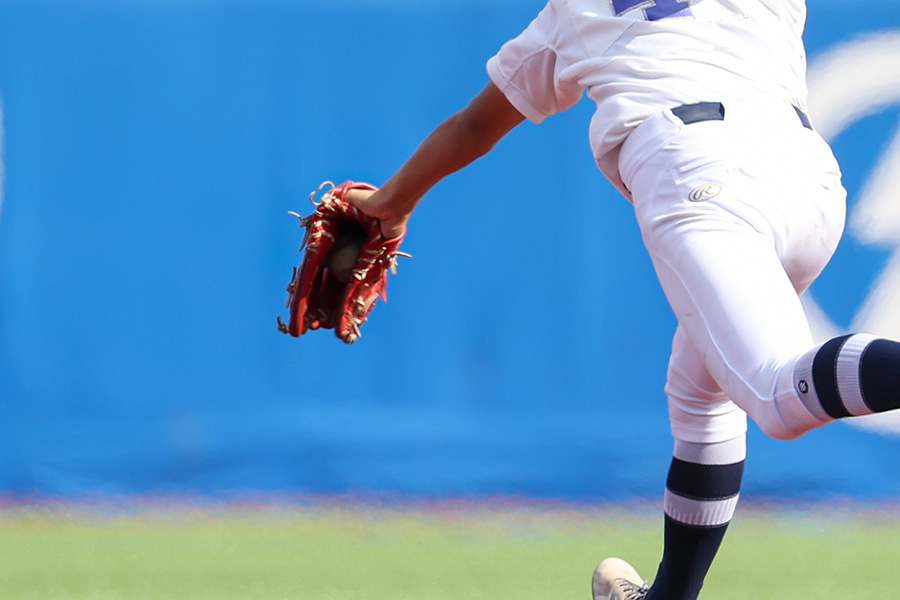 逆シングル捕球からスムーズな送球に繋げる練習法とは（写真はイメージ）