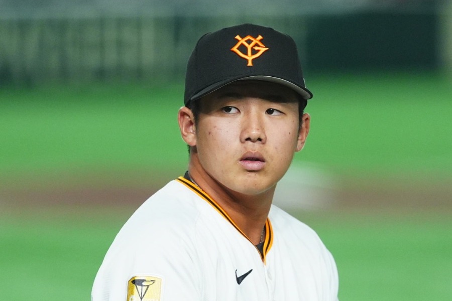 巨人・石塚裕惺【写真：小林靖】