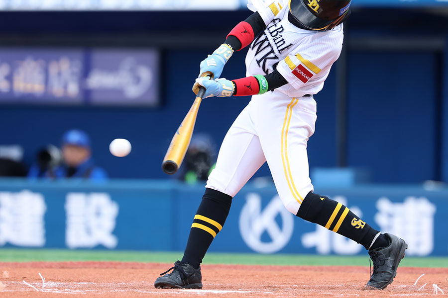 全身の力をボールにぶつけるスイングが身に付くドリルとは（写真はイメージ）