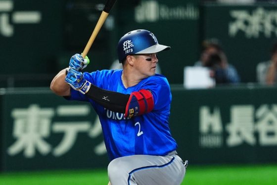 DeNA牧秀悟にアクシデント　全力疾走で足痛め交代…苦悶の表情、筒香に続く主軸の離脱か