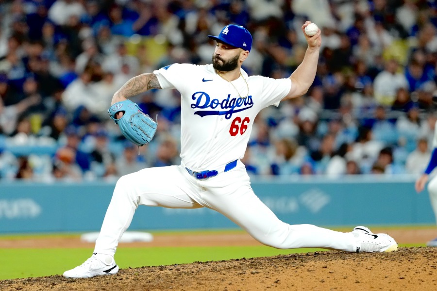 カブス戦の9回に登板したドジャースのタナー・スコット【写真：黒澤崇】