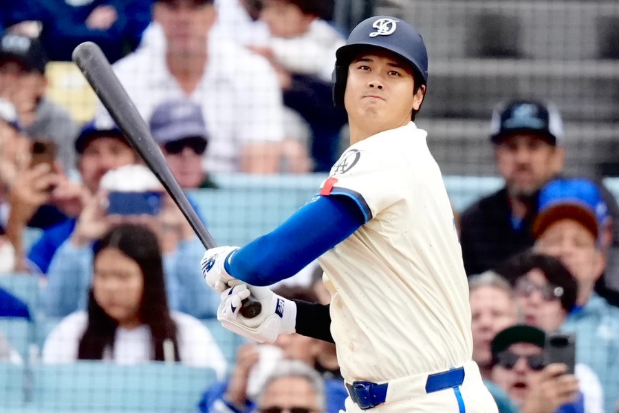 初回に安打を放ったドジャース・大谷翔平【写真：荒川祐史】