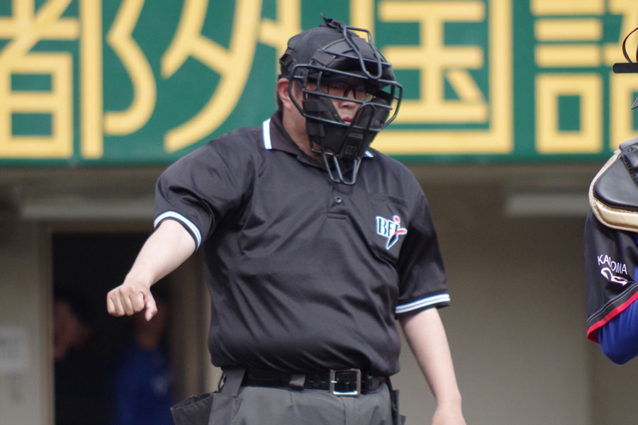 姫田真吾審判員【写真：喜岡桜】