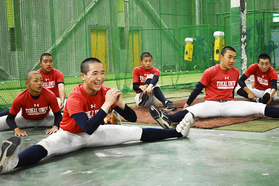コツコツと柔かくできるかは「普段の学校生活にも繋がる」と村上監督【写真：高橋幸司】