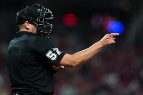 見逃し三振で球審が突然“ブチギレ”　打者に詰め寄り言い合い…米断罪「精神的に未熟」