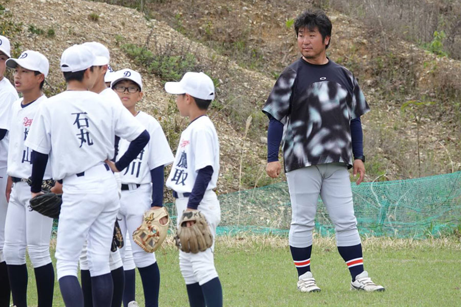 ヤング神戸ドラゴンズOBでコーチの長滝雄太郎さん【写真：橋本健吾】