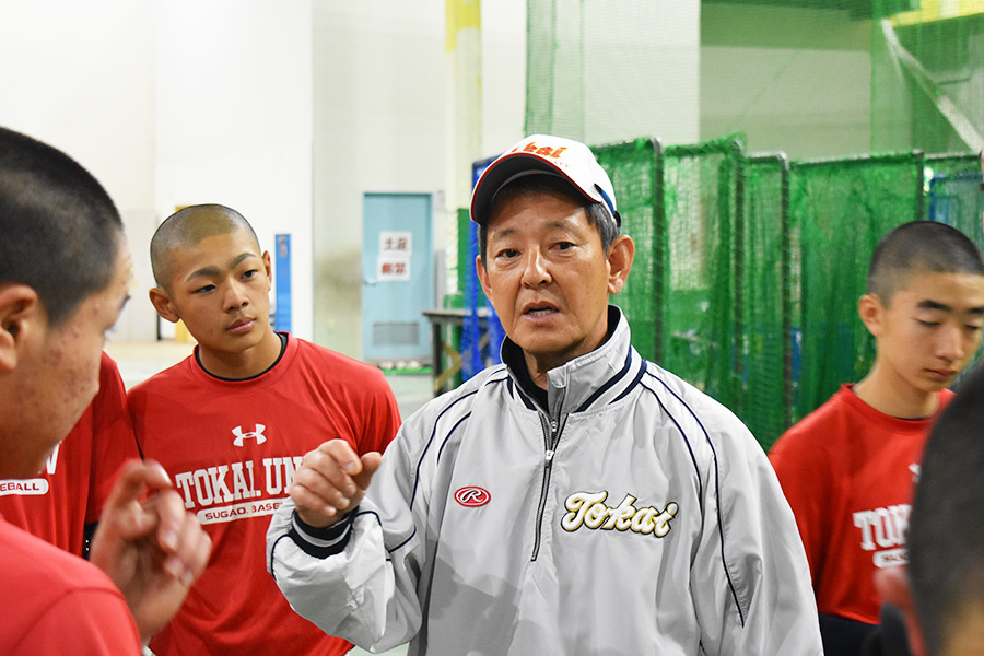 東海大菅生高中等部・村上晋監督【写真：高橋幸司】