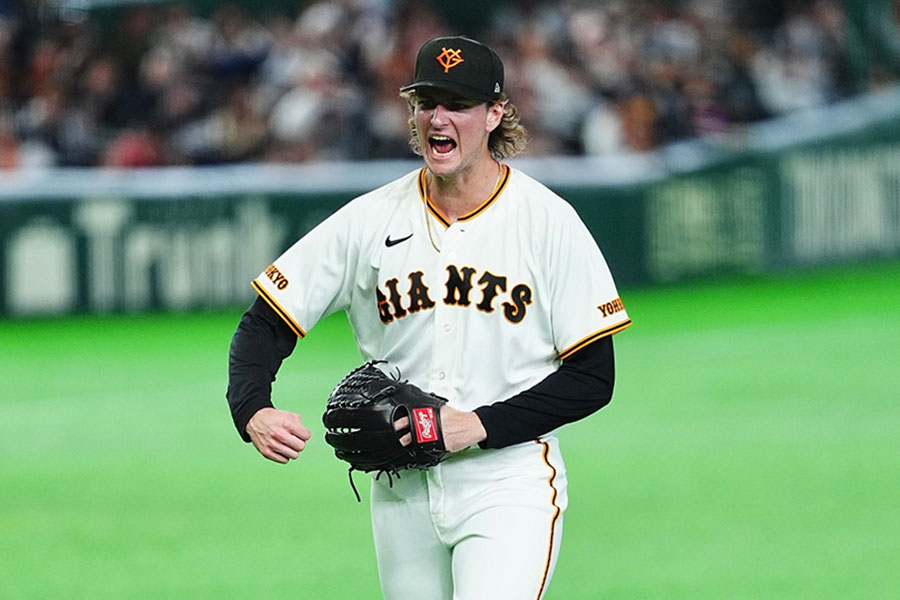 広島戦に先発した巨人のフォレスト・ウィットリー【写真：小林靖】