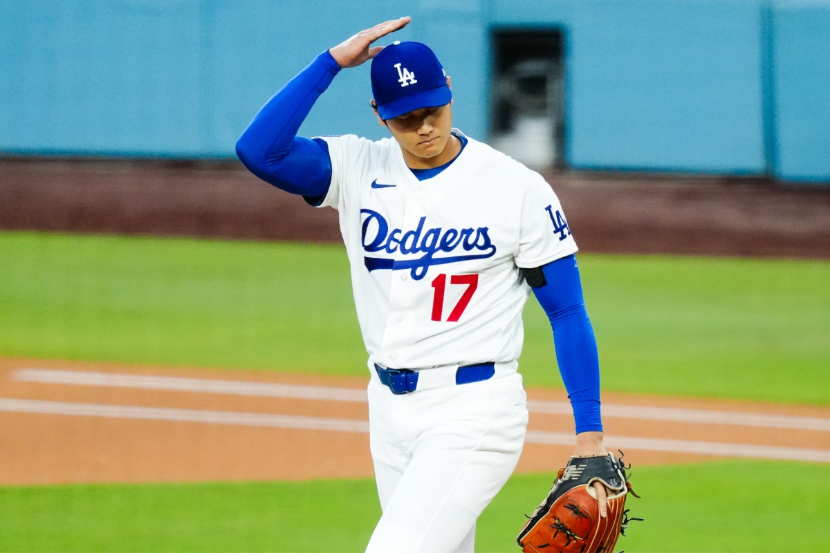 マウンド上でABSチャレンジをリクエストするドジャース・大谷翔平【写真：黒澤崇】