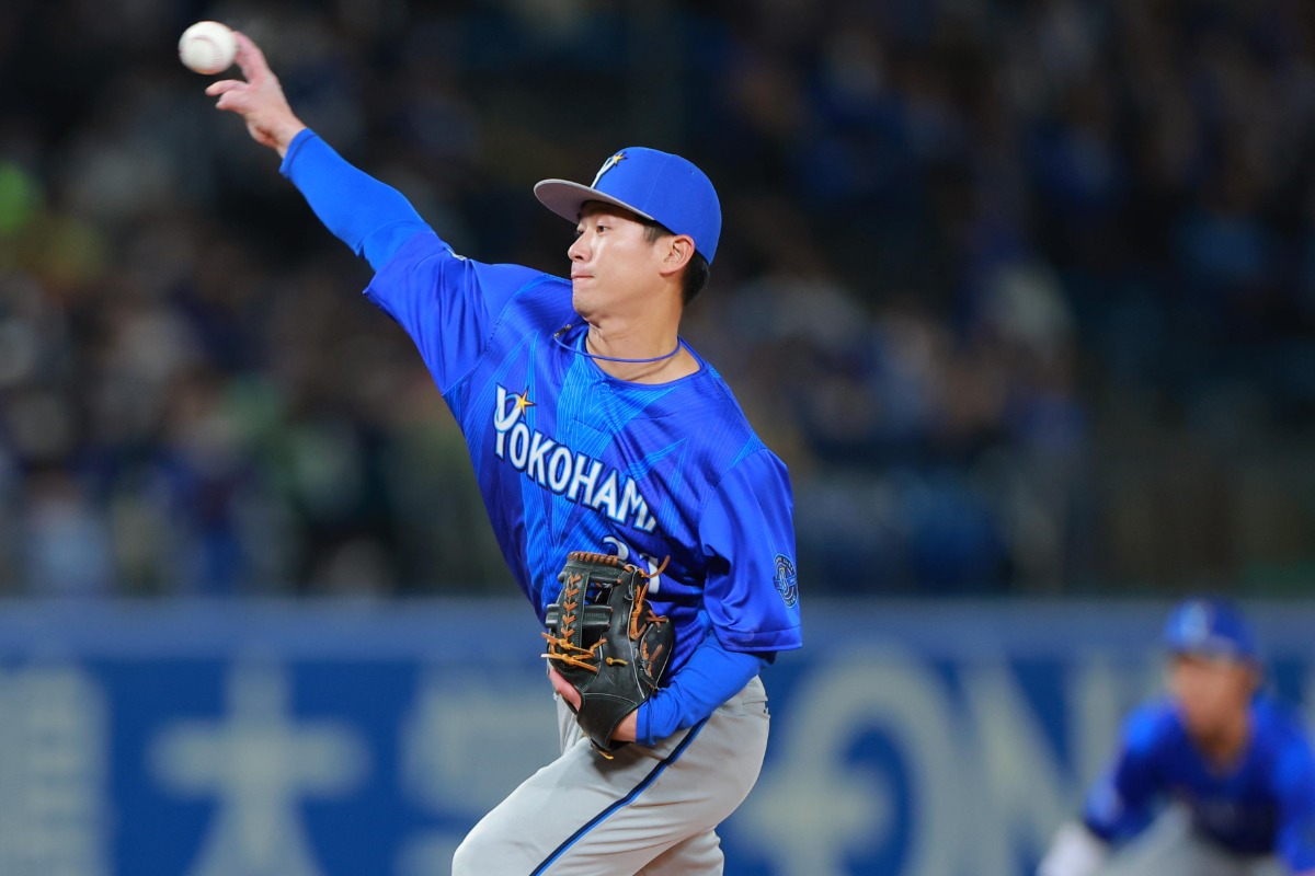1日のヤクルト戦で「野手登板」を果たしたDeNA・柴田竜拓【写真：産経新聞社】