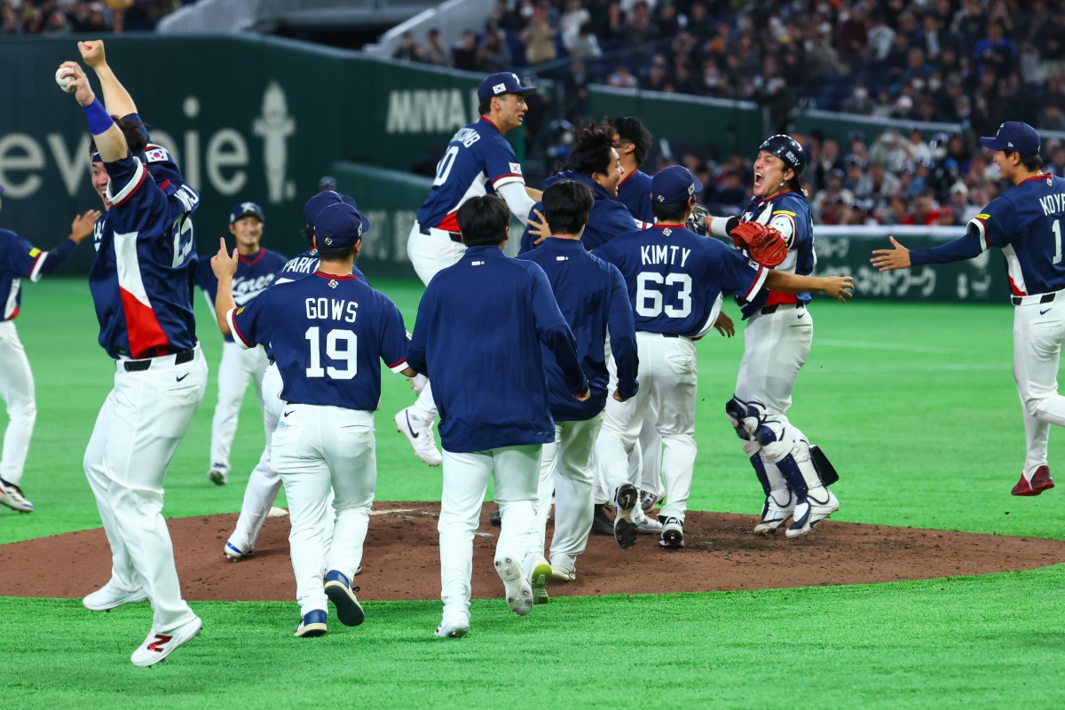 WBC1次ラウンドを突破して歓喜する韓国代表【写真：加治屋友輝】