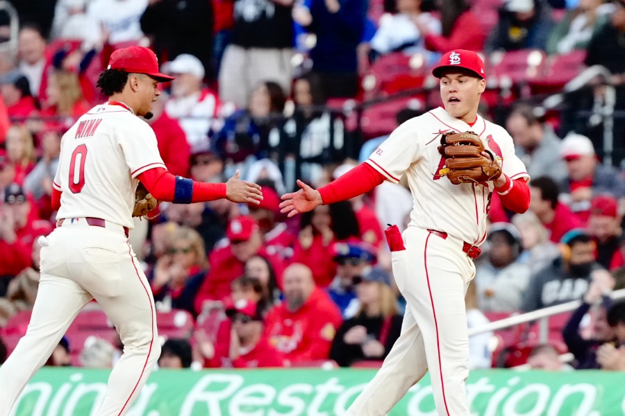 ウェザーホルト（右）とウィンの二遊間は鉄壁だ【写真：黒澤崇】