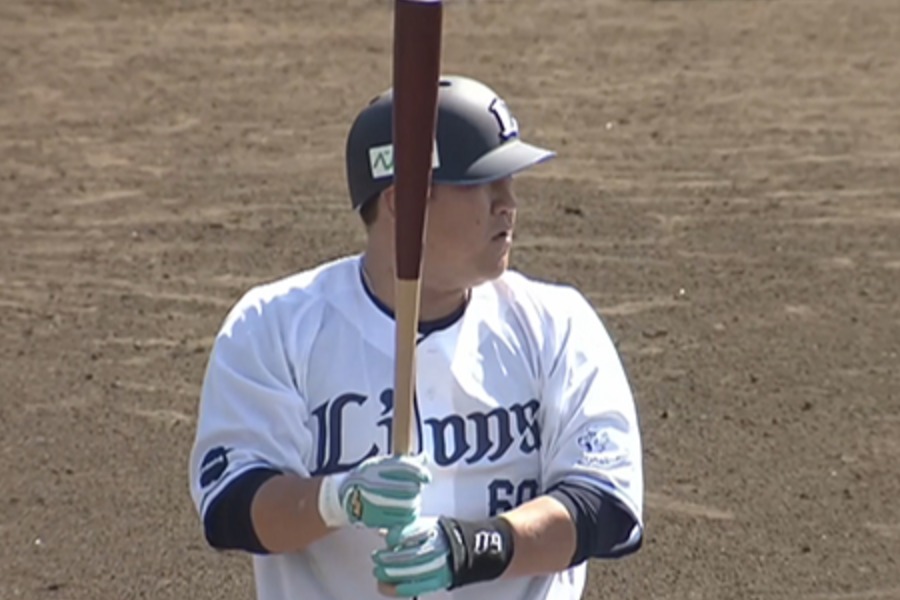 満塁本塁打を放った西武・中村剛也【画像：パーソル パ・リーグTV】
