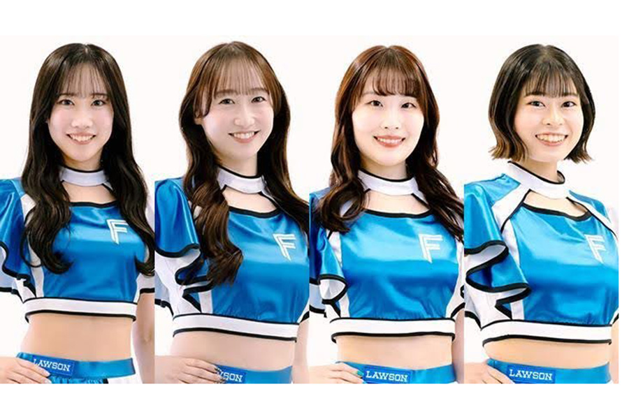 ファイターズガールの石田琴実さん、上野菜奈子さん、尾崎真理子さん、小原永愛さん（左から）【写真提供：（C）H.N.F.】