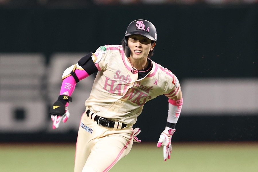 ソフトバンク・周東佑京【写真：栗木一考】