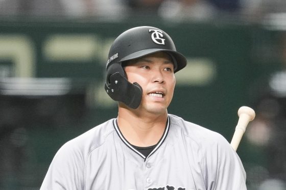 巨人・大城にアクシデント　木下のバットが頭部に直撃、場内騒然
