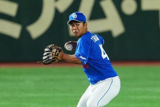 中前打のはずが…アウトに変える“魔術師”　中日23歳の美技に喝采「エグすぎ」