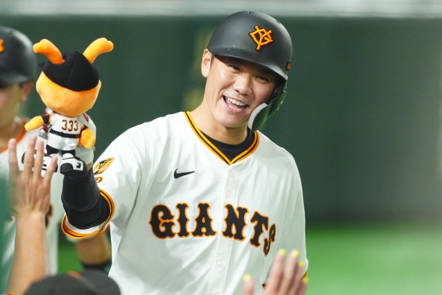 巨人・坂本勇人【写真：小林靖】