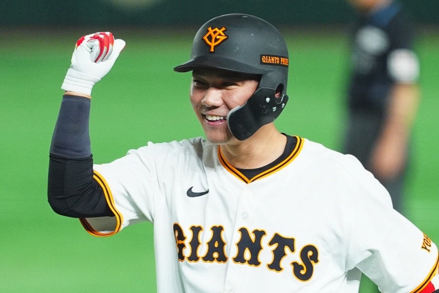巨人・坂本勇人【写真：小林靖】