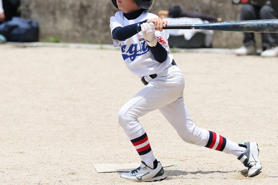 打球が飛ばない“手打ち”改善　低学年に最適…HRを可能にする「股関節＆足首伸ばし」
