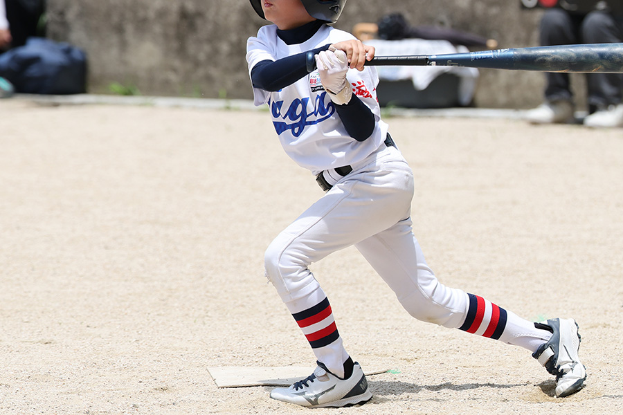 打球が伸びる股関節と足首の使い方とは（写真はイメージ）