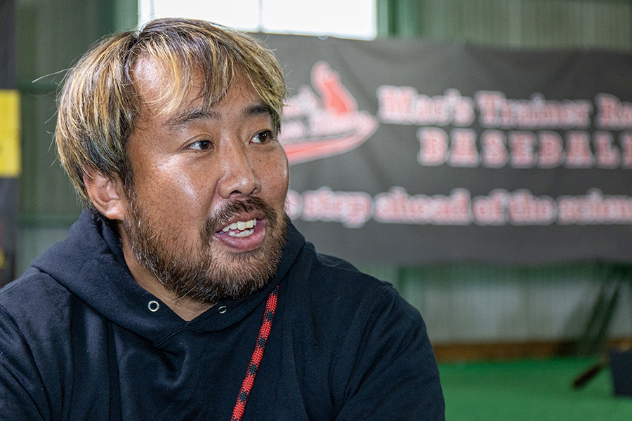 プロトレーナーの高島誠氏【写真：伊藤賢汰】