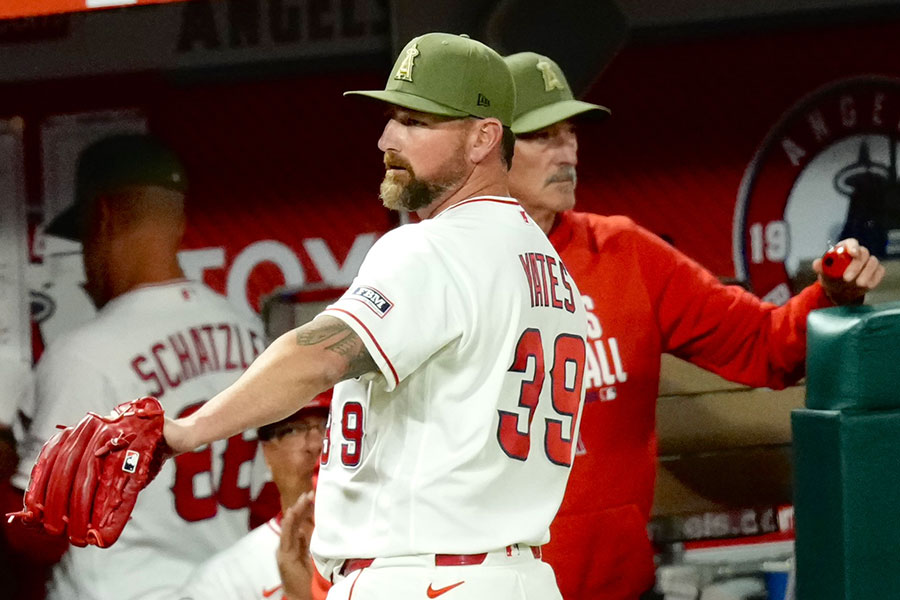 ドジャース戦の7回に登板したエンゼルスのカービー・イエーツ【写真：黒澤崇】