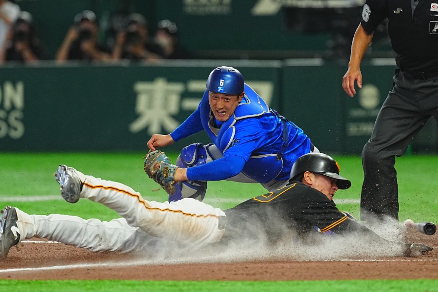 好走塁を見せた平山功太【写真：荒川祐史】