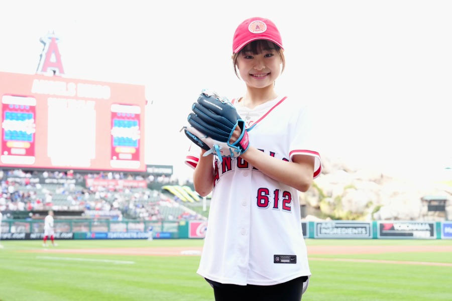 始球式に登場した島田麻央さん【写真:黒澤崇】