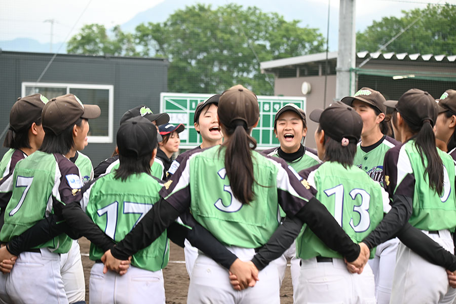 東京の女子中学軟式野球チーム「練馬シャイン」【写真：チーム提供】