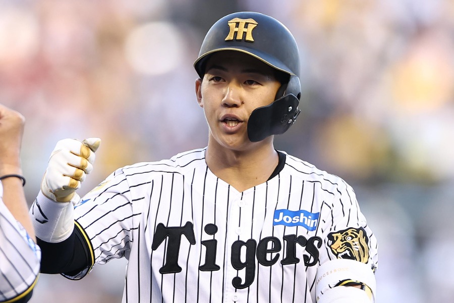 中日戦でプロ初安打を放った阪神・立石正広【写真提供：産経新聞社】