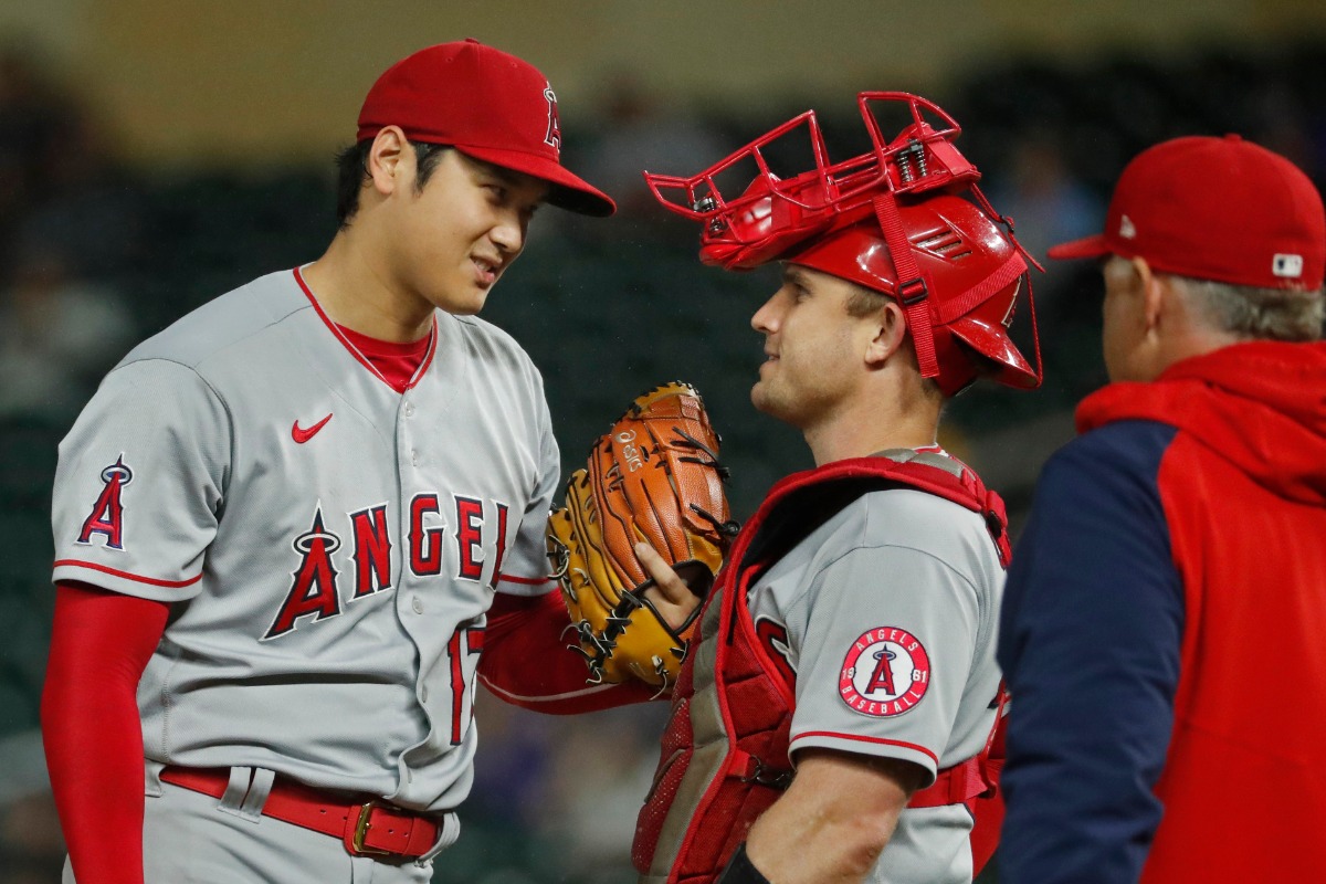 エンゼルス時代の大谷翔平（左）とマックス・スタッシー【写真：アフロ】