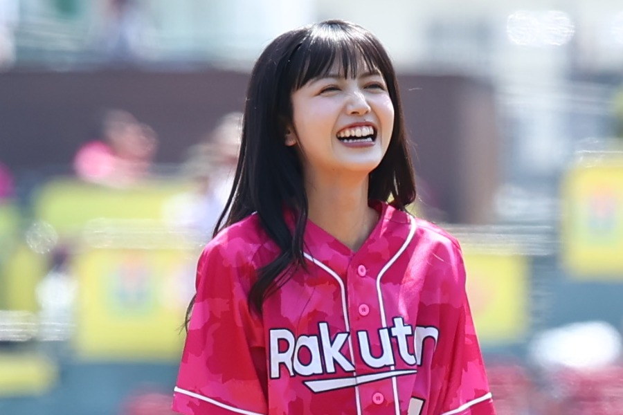 楽天戦でセレモニアルピッチを行った久保史緒里さん【写真:加治屋友輝】