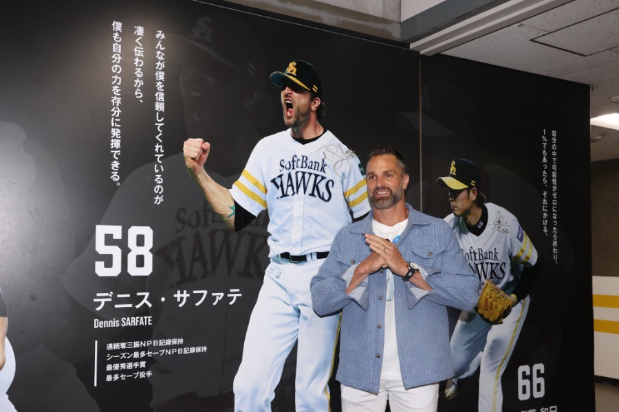 球場に訪れた元ソフトバンクのデニス・サファテ氏【写真:栗木一考】