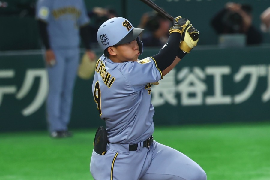 先制打を放った阪神・立石正広【写真：加治屋友輝】