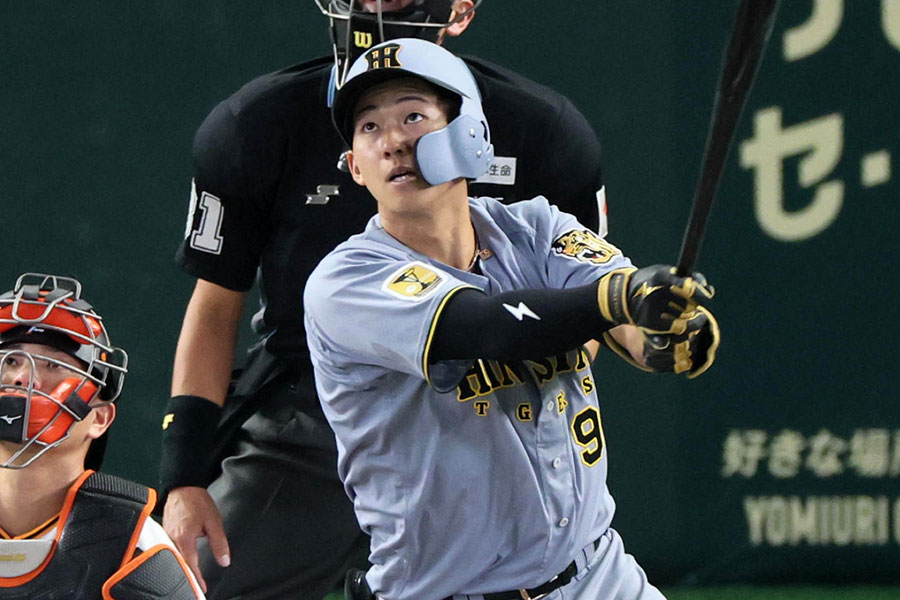 1号を放った阪神・立石正広【写真提供：産経新聞社】