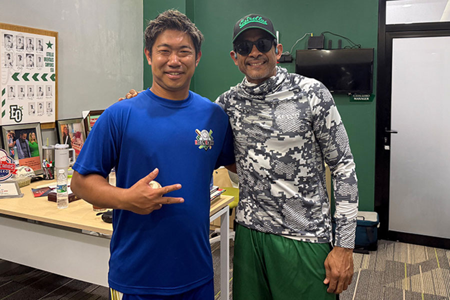 タティスJr.の父・フェルナンド・タティス氏（右）と谷口氏【写真：本人提供】