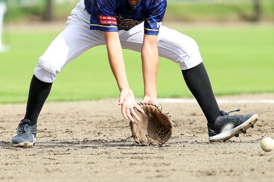 少年野球の“熱中症リスク”はどこに潜む？　服装、守備位置…猛暑に備える具体策