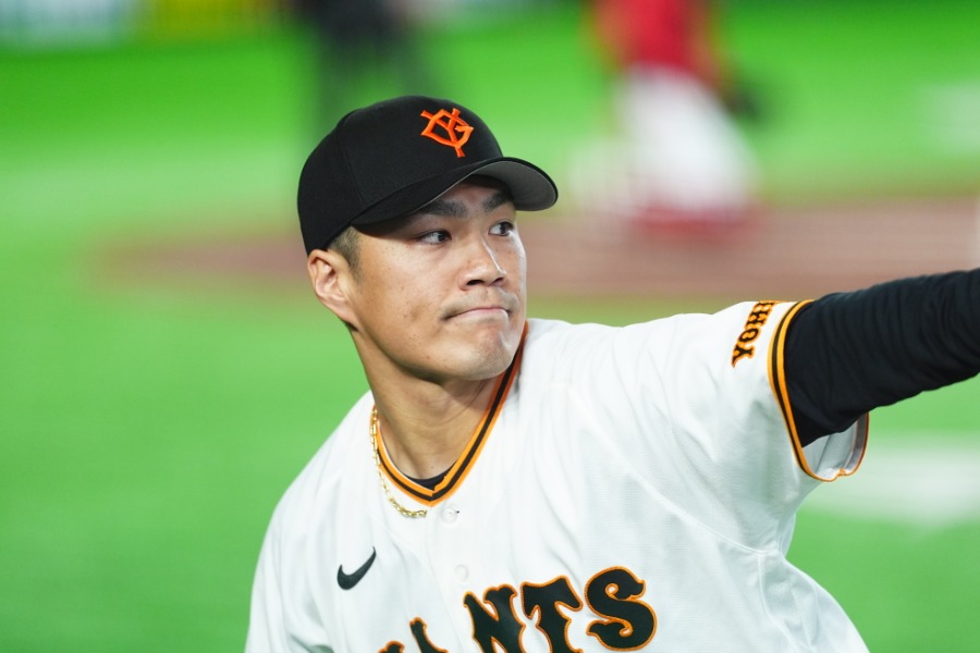 巨人・則本昂大【写真：小林靖】