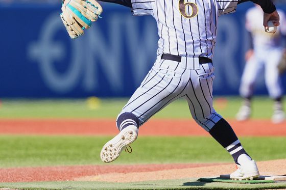 投球が「高めに抜ける」原因は？　膝割れ、開き防止…“粘りと間”を生む正しいランジ