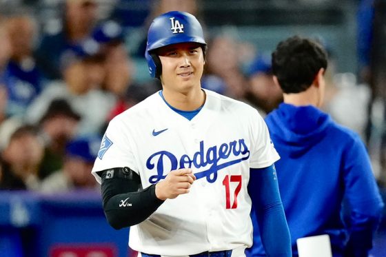 大谷翔平の28日登板へ…ロバーツ監督が明言「good」 右手死球で途中交代、リアル二刀流は慎重
